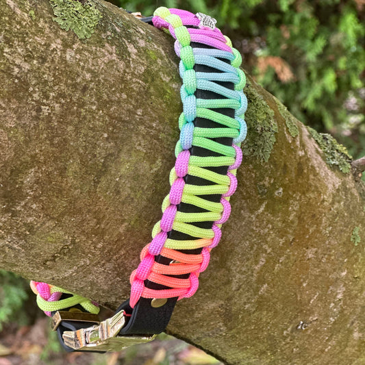 Lederhalsband mit Paracord-Geflecht