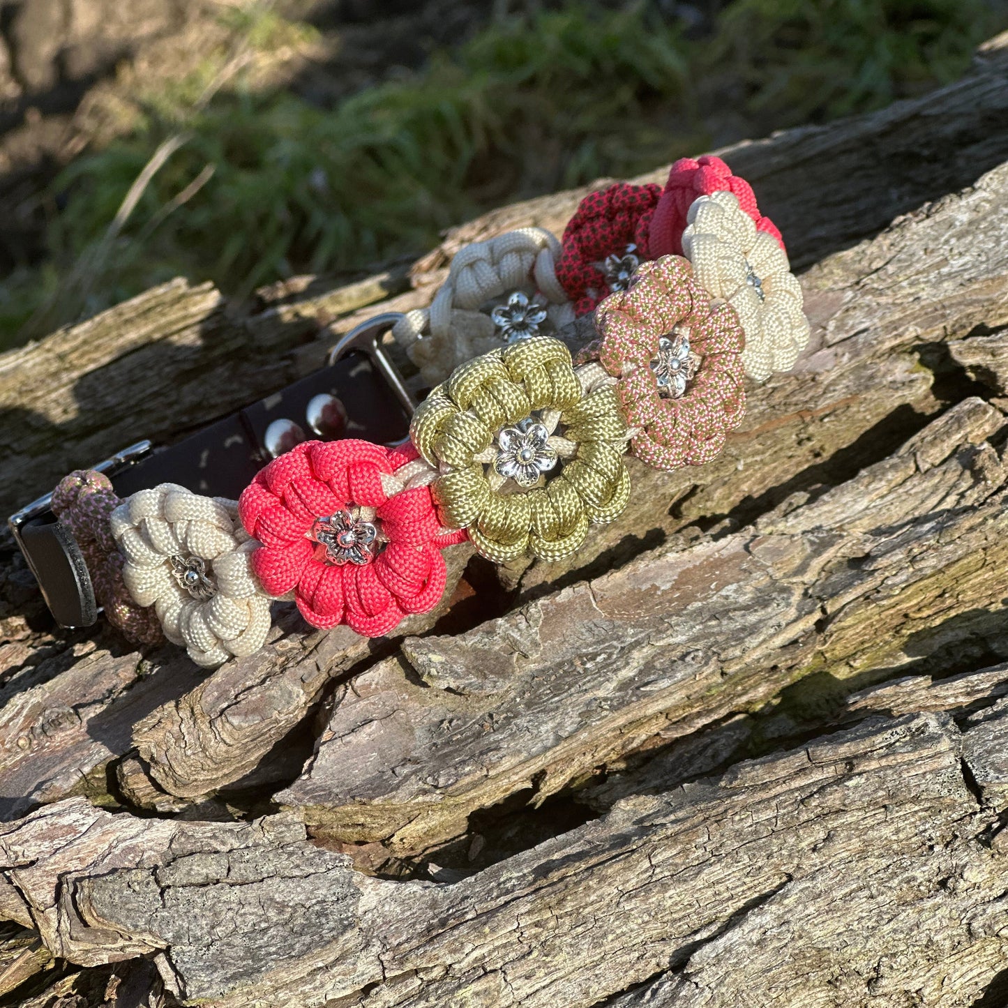 Frühlingsblumen Halsband